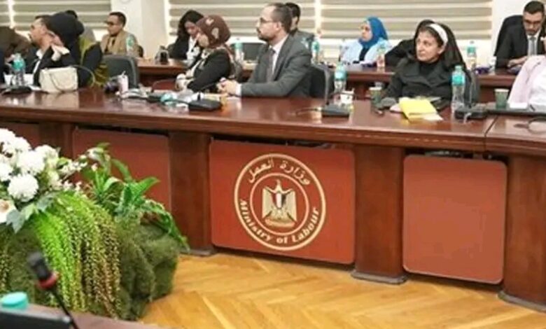 برنامج “سفراء العمل”