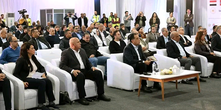 مشروع "أوبيليسك لتوليد الكهرباء من الطاقة الشمسية"