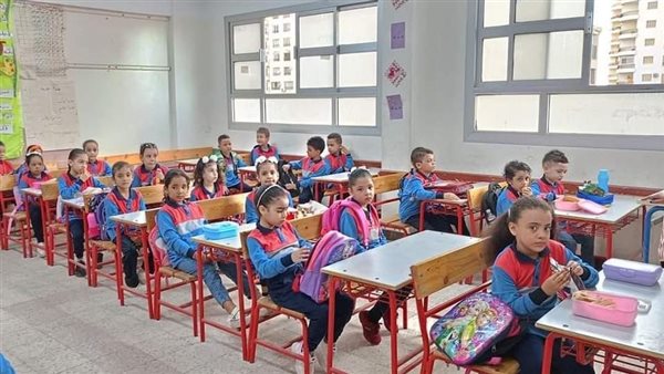 للطلاب وأولياء الأمور.. إليكم موعد العودة للمدارس وحقيقة تمديد إجازة نصف العام