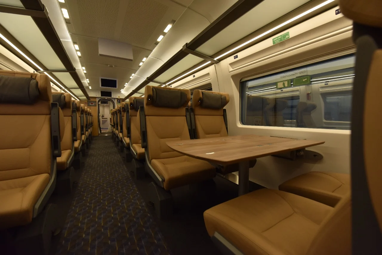 إطلاق قطارات إضافية في إجازة نصف العام: 8 رحلات "تالجو" يومياً بأسعار تبدأ من 350 جنيهاً