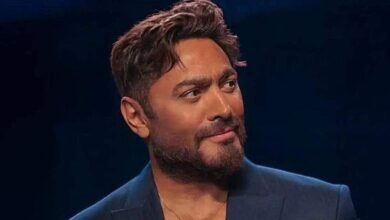 تامر حسني يزلزل دبي باستعراضات عالمية ويكشف كواليس جراحته في ألمانيا ورسالته المؤثرة لشيرين