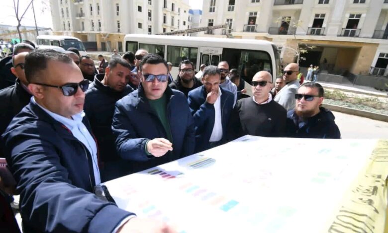 جانب من الجولة التفقدية لوزير الإسكان
