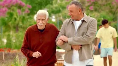 في مشهد سينمائي ورياضي مهيب، امتزجت فيه مشاعر الوفاء بروح المنافسة الشريفة، خطف الأسطورة محمود الخطيب، رئيس النادي الأهلي،