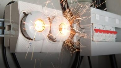 دليل النجاة من الماس الكهربائي أثناء الأمطار.. نصائح حاسمة لتأمين منزلك وحياتك