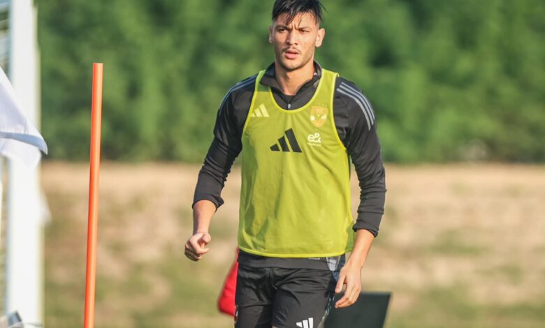 بشكل رسمي.. كالمار السويدي يعلن التعاقد مع مدافع الأهلي أشرف داري