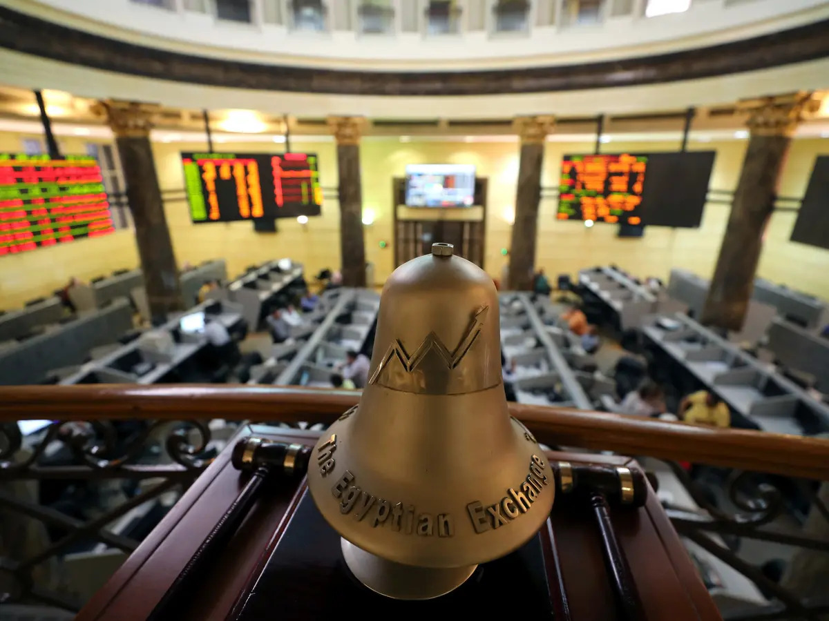 أداء البورصة المصرية اليوم الاثنين: المؤشر الرئيسي EGX 30 يرتد نحو الأخضر