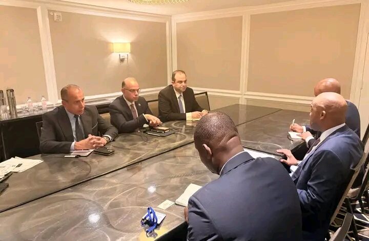 جانب من اللقاء