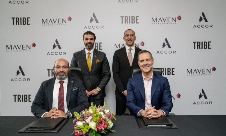 جانب من توقيع الاتفاقية